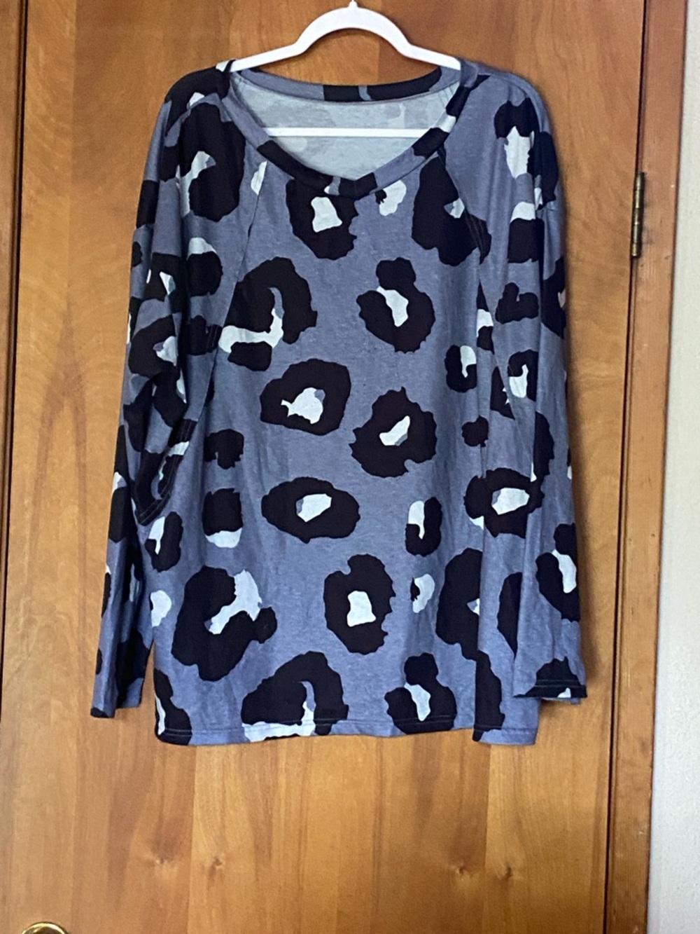 Long Sleeve Leopard Print Top - Gray